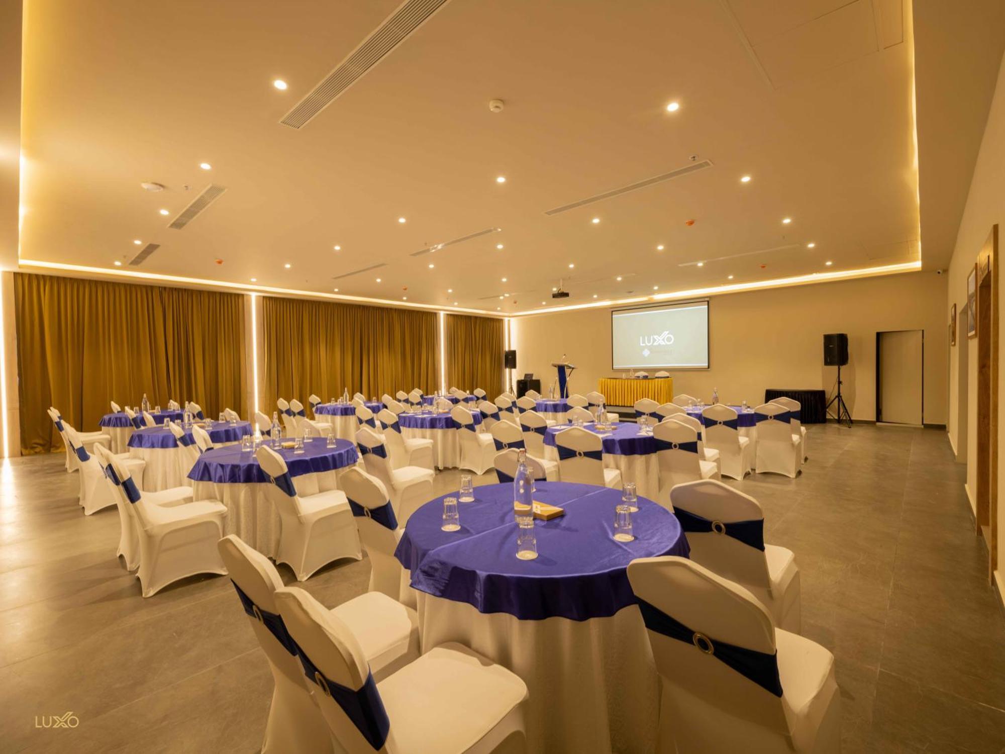 Luxo Kochi Hotel Exterior foto